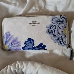 NEW COACH wallet